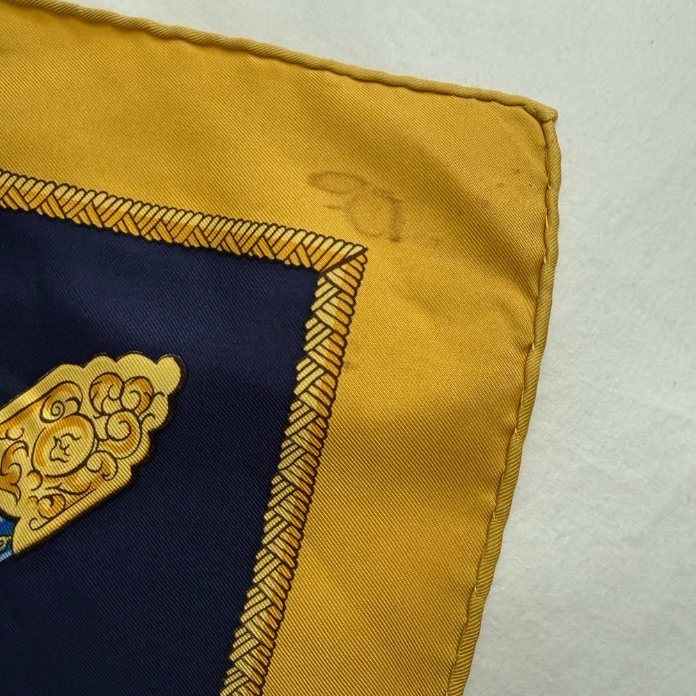 1977 HERMES VINTAGE QUEENS SILVER JUBILEE SILK SCARF - Picture 11 of 12